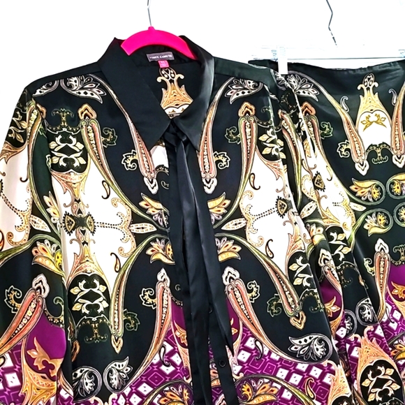 Blouse and Skirt Set - Picture 3 of 8